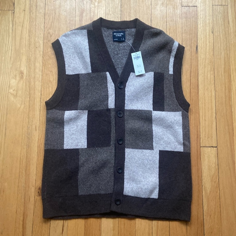 🆕 *NWT* Men’s A&F Oversized Sweater Vest